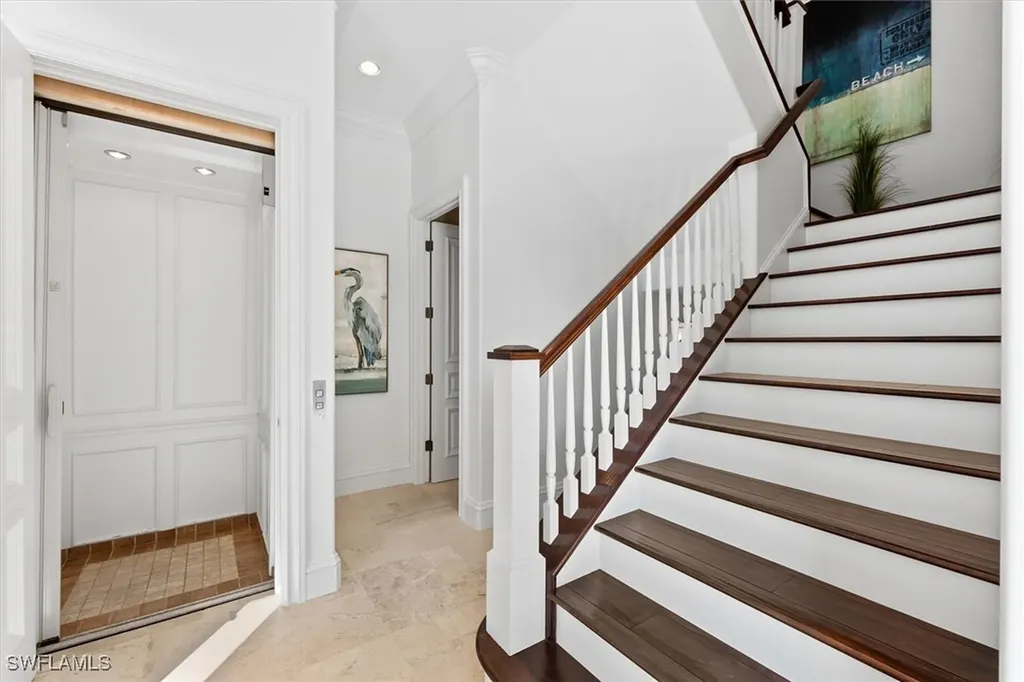 173 9th Avenue S Naples FL 34102