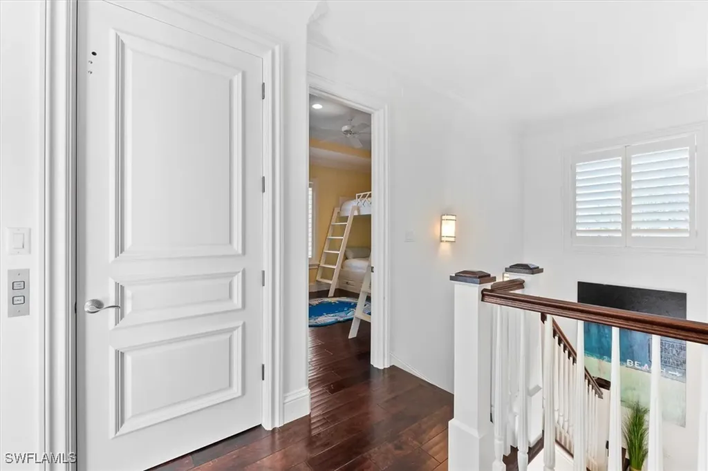 173 9th Avenue S Naples FL 34102