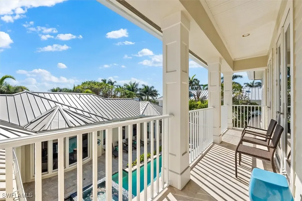 173 9th Avenue S Naples FL 34102
