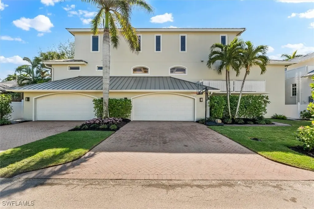 173 9th Avenue S Naples FL 34102