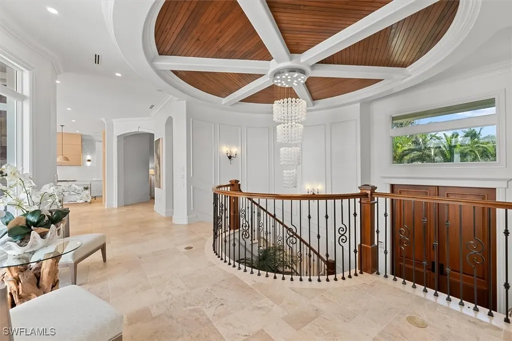 173 9th Avenue S Naples FL 34102
