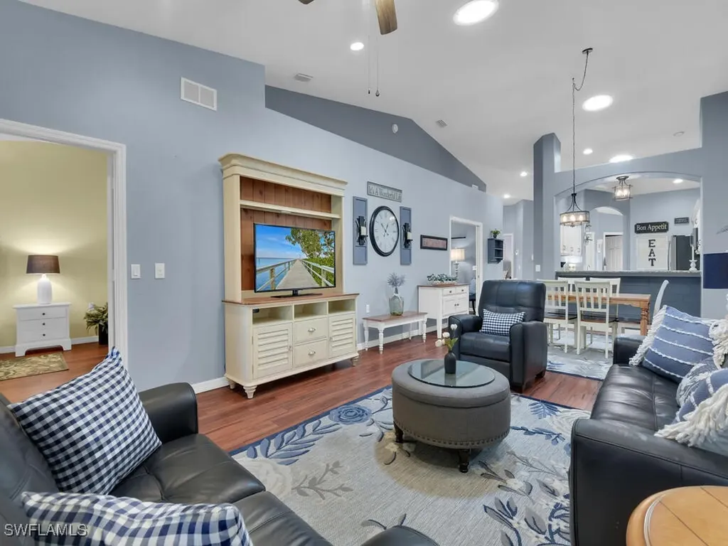 Naples FL, 6188 Mandalay Circle, Unit 4