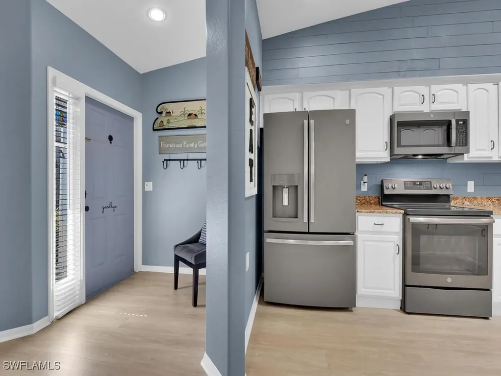 6188 Mandalay Circle Naples FL 34112