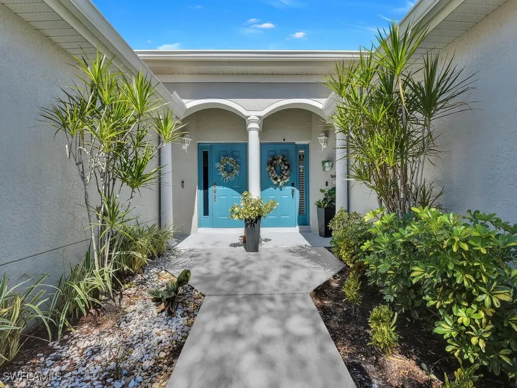 6188 Mandalay Circle Naples FL 34112