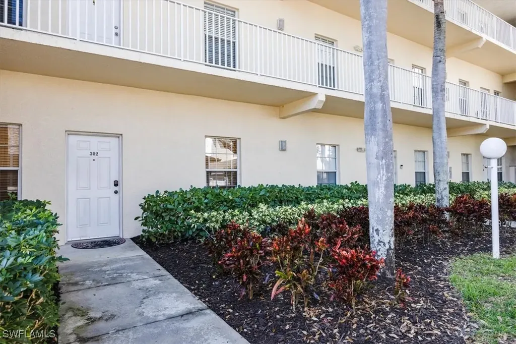 3235 Cypress Glen Way Naples FL 34109