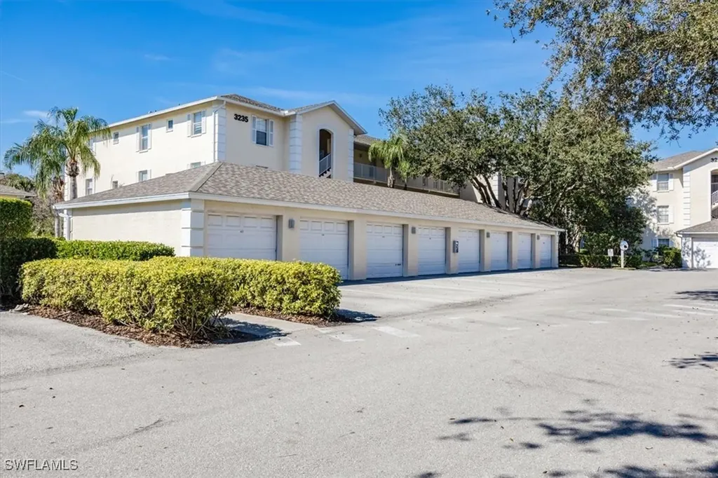 3235 Cypress Glen Way Naples FL 34109