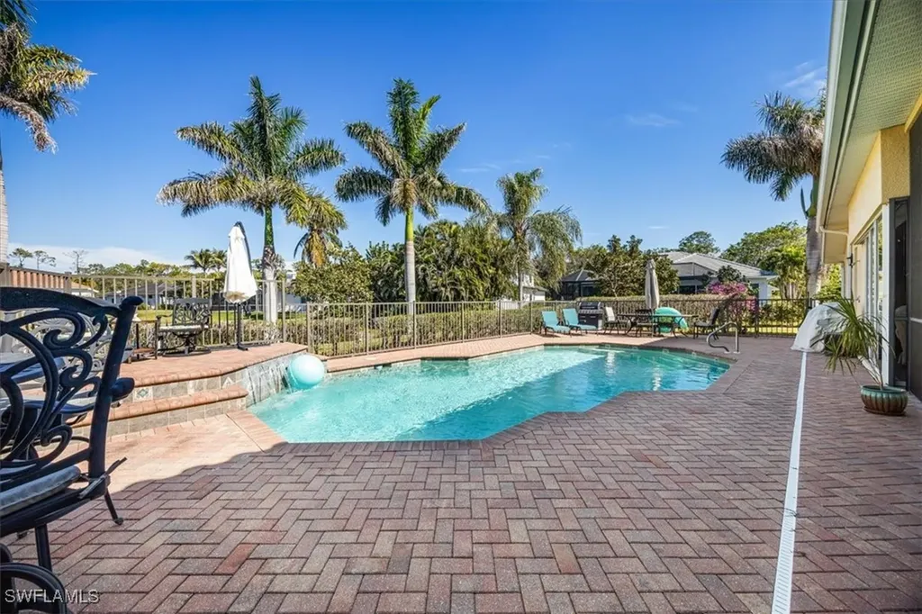 3984 Stonesthrow Court Naples FL 34109