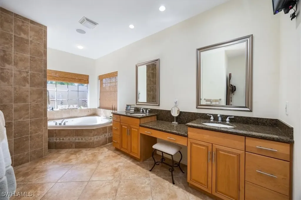 3984 Stonesthrow Court Naples FL 34109