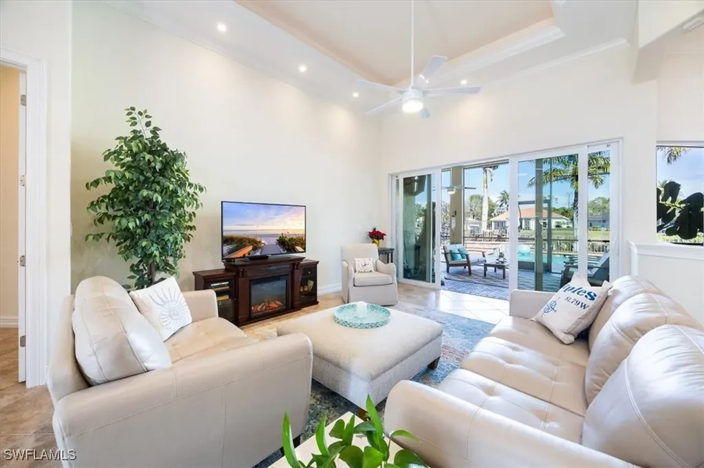 3984 Stonesthrow Court Naples FL 34109