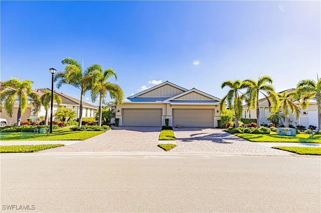 14635 Edgewater Circle Naples FL 34114