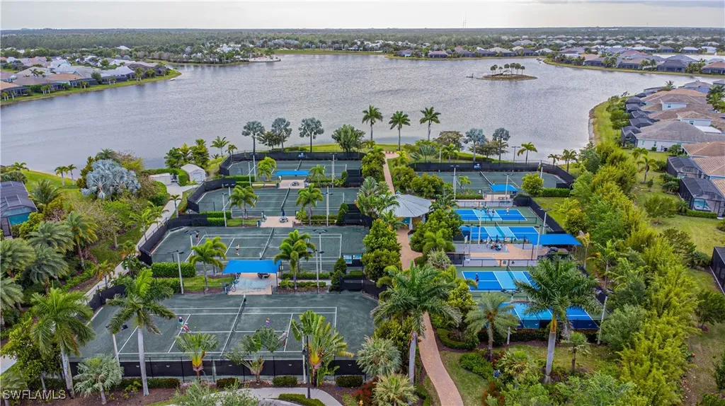 14635 Edgewater Circle Naples FL 34114