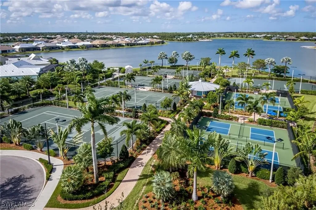 14635 Edgewater Circle Naples FL 34114