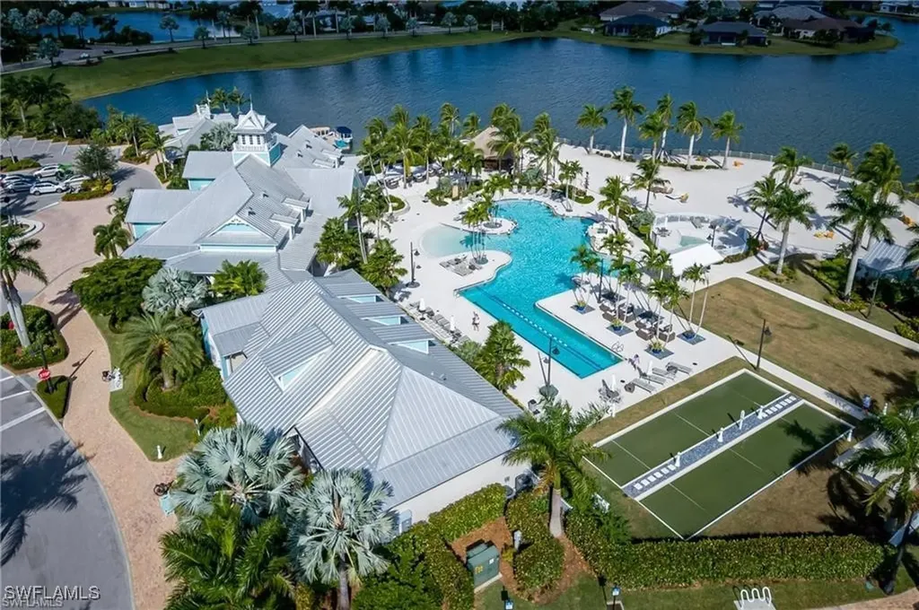 14635 Edgewater Circle Naples FL 34114