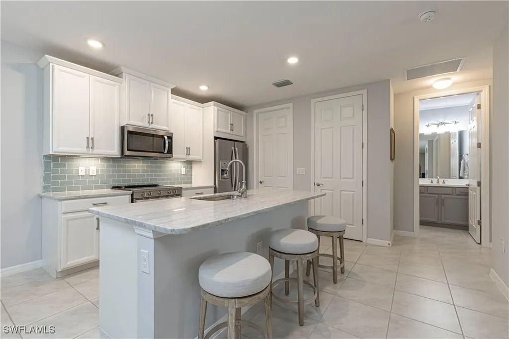 14635 Edgewater Circle Naples FL 34114