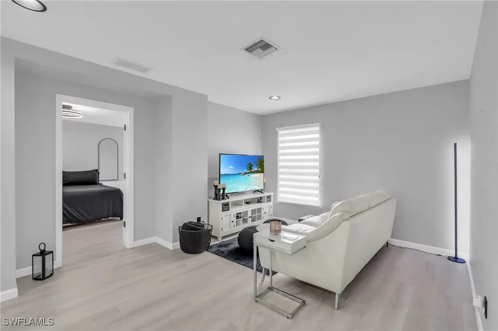2117 NW 6th Avenue Cape Coral FL 33993