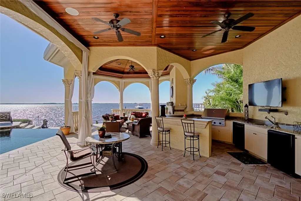 2704 Shriver Drive Fort Myers FL 33901