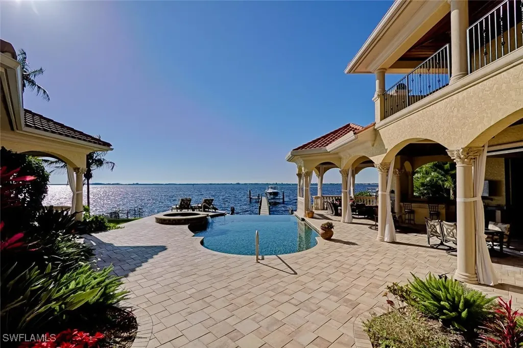 2704 Shriver Drive Fort Myers FL 33901