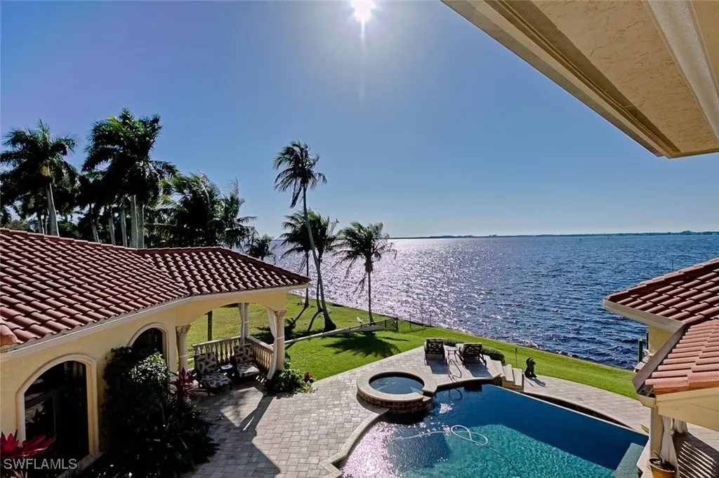 2704 Shriver Drive Fort Myers FL 33901