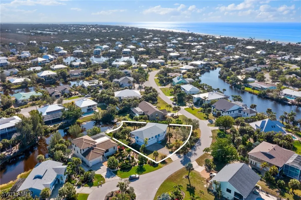 662 E Rocks Drive Sanibel FL 33957