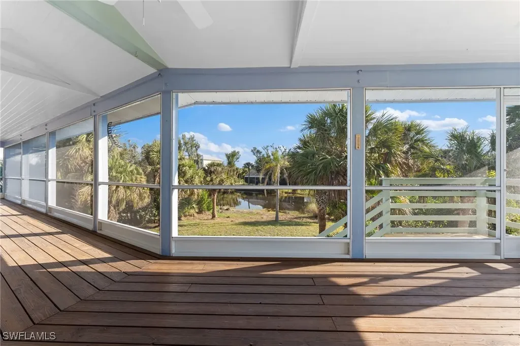 662 E Rocks Drive Sanibel FL 33957