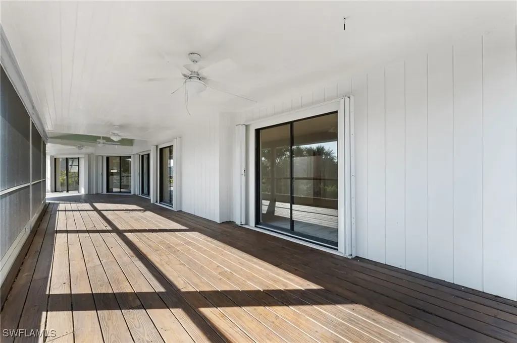 662 E Rocks Drive Sanibel FL 33957