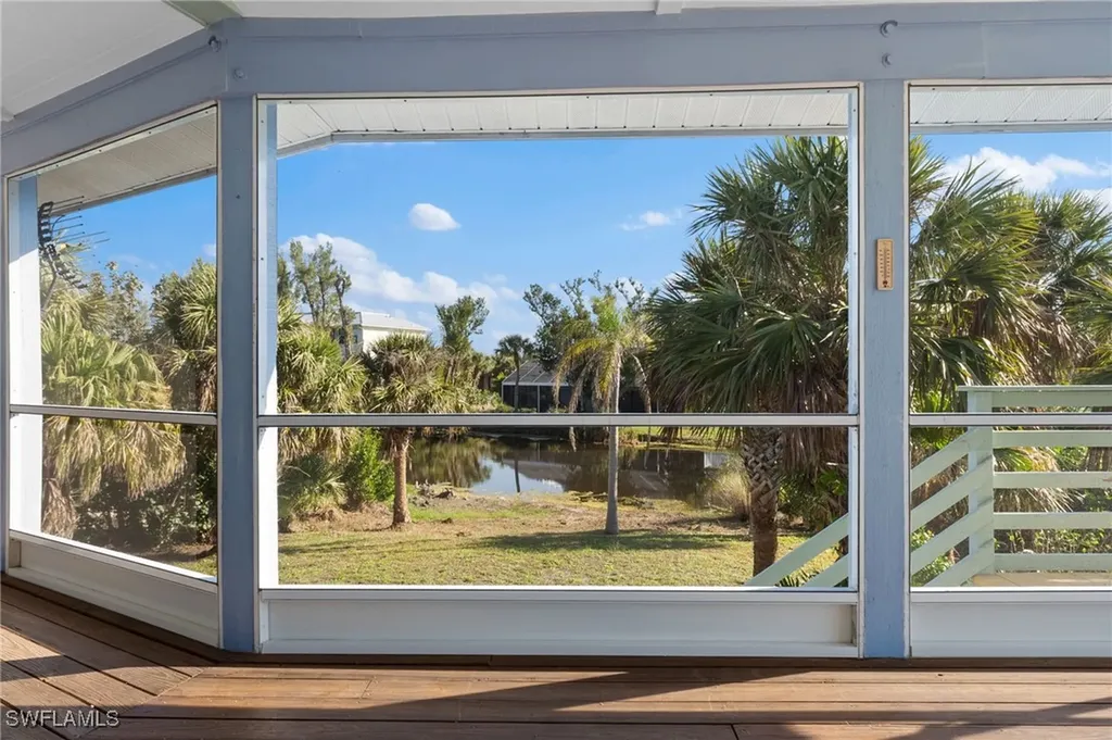 662 E Rocks Drive Sanibel FL 33957