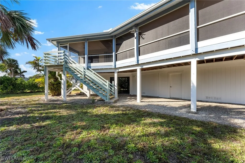 662 E Rocks Drive Sanibel FL 33957