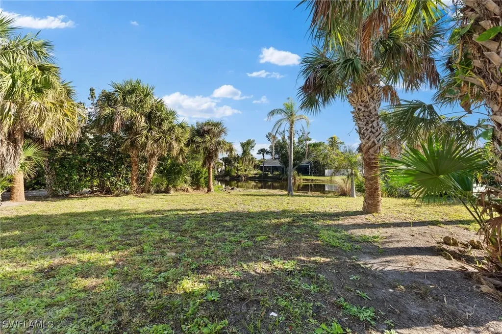 662 E Rocks Drive Sanibel FL 33957