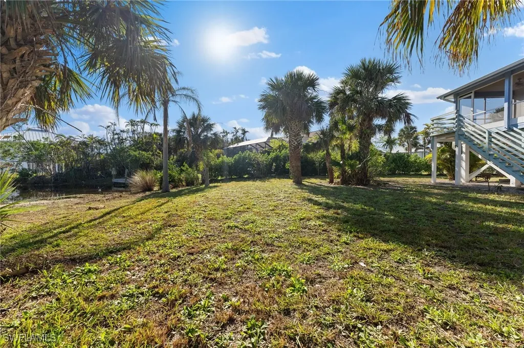 662 E Rocks Drive Sanibel FL 33957
