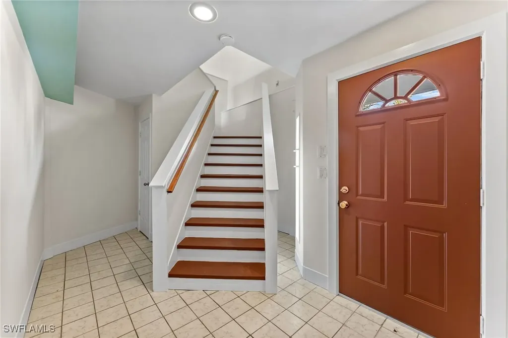 662 E Rocks Drive Sanibel FL 33957