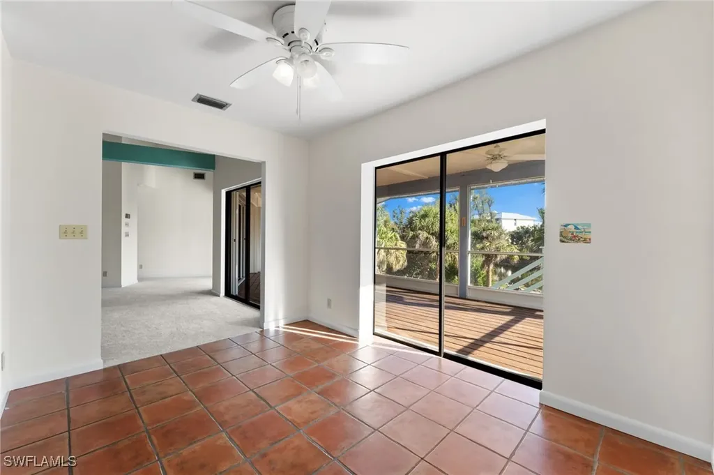 662 E Rocks Drive Sanibel FL 33957