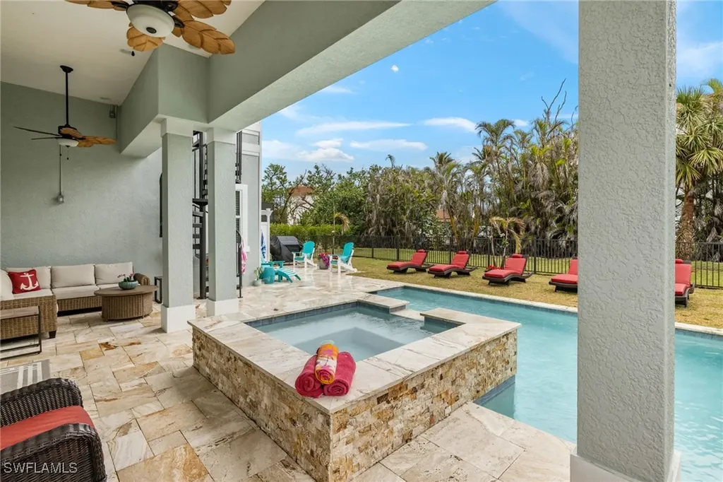 1114 Seagrape Lane Sanibel FL 33957