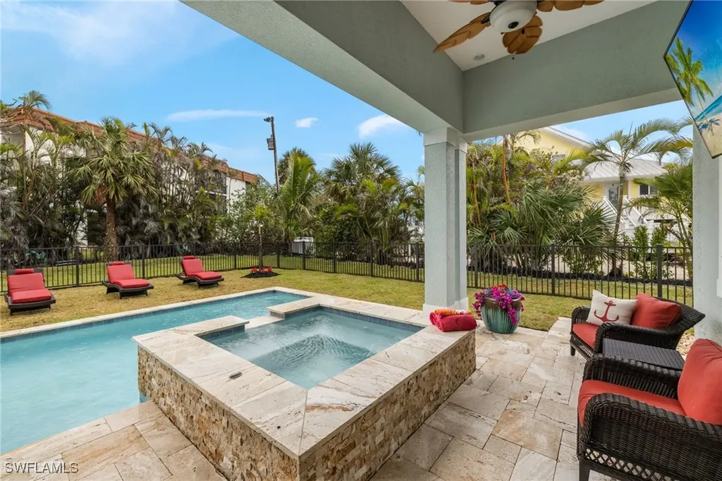 1114 Seagrape Lane Sanibel FL 33957