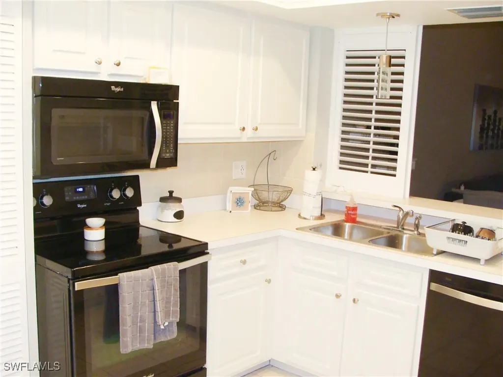 5693 Rattlesnake Hamm Road Naples FL 34113