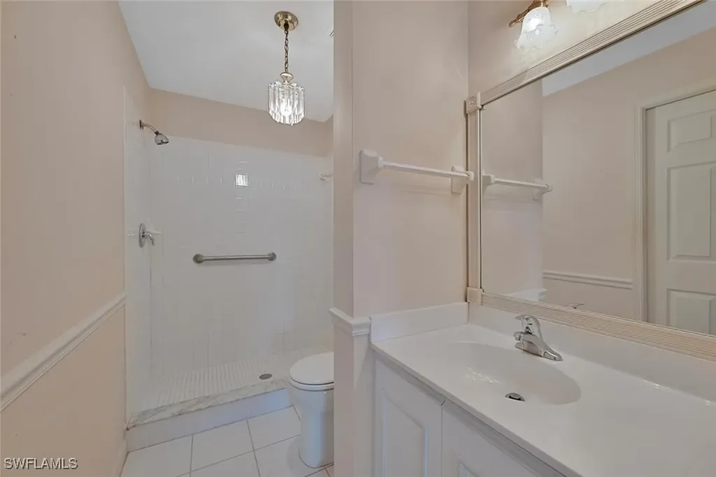 700 Saratoga Circle Naples FL 34104