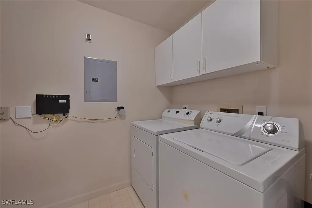 700 Saratoga Circle Naples FL 34104