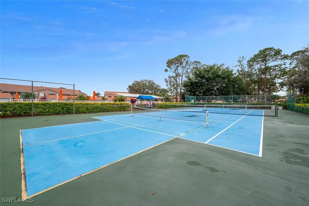 700 Saratoga Circle Naples FL 34104