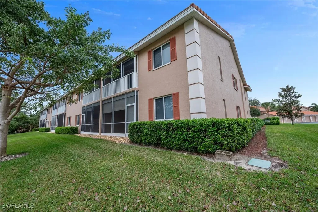 700 Saratoga Circle Naples FL 34104