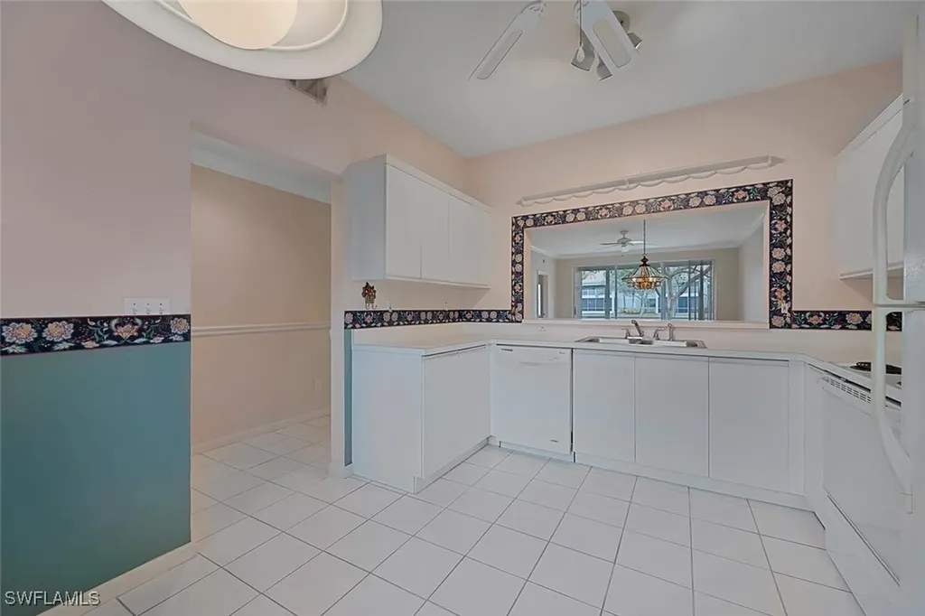 700 Saratoga Circle Naples FL 34104
