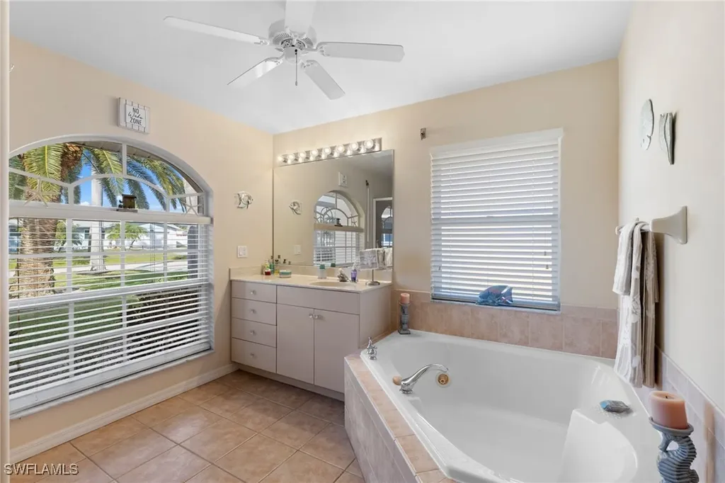 1706 SE 19th Lane Cape Coral FL 33990