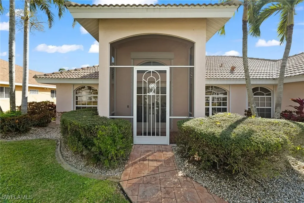 1706 SE 19th Lane Cape Coral FL 33990