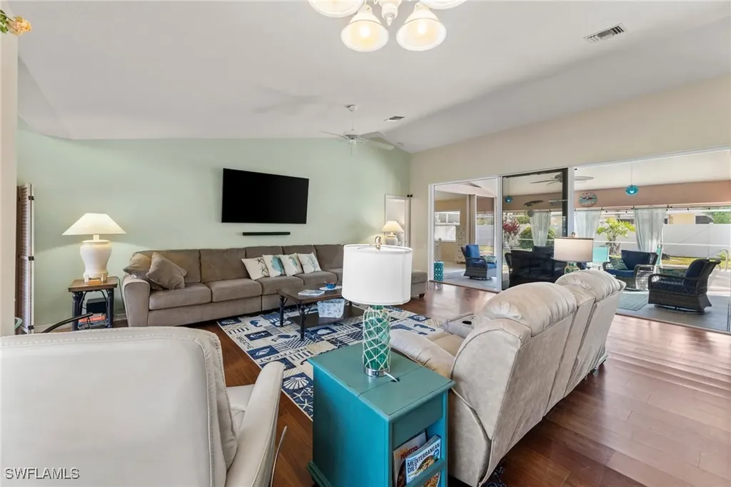 1706 SE 19th Lane Cape Coral FL 33990