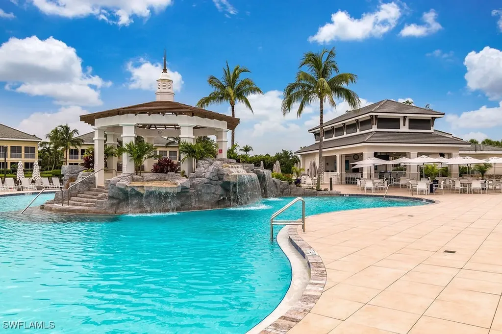 295 Grande Way Naples FL 34110