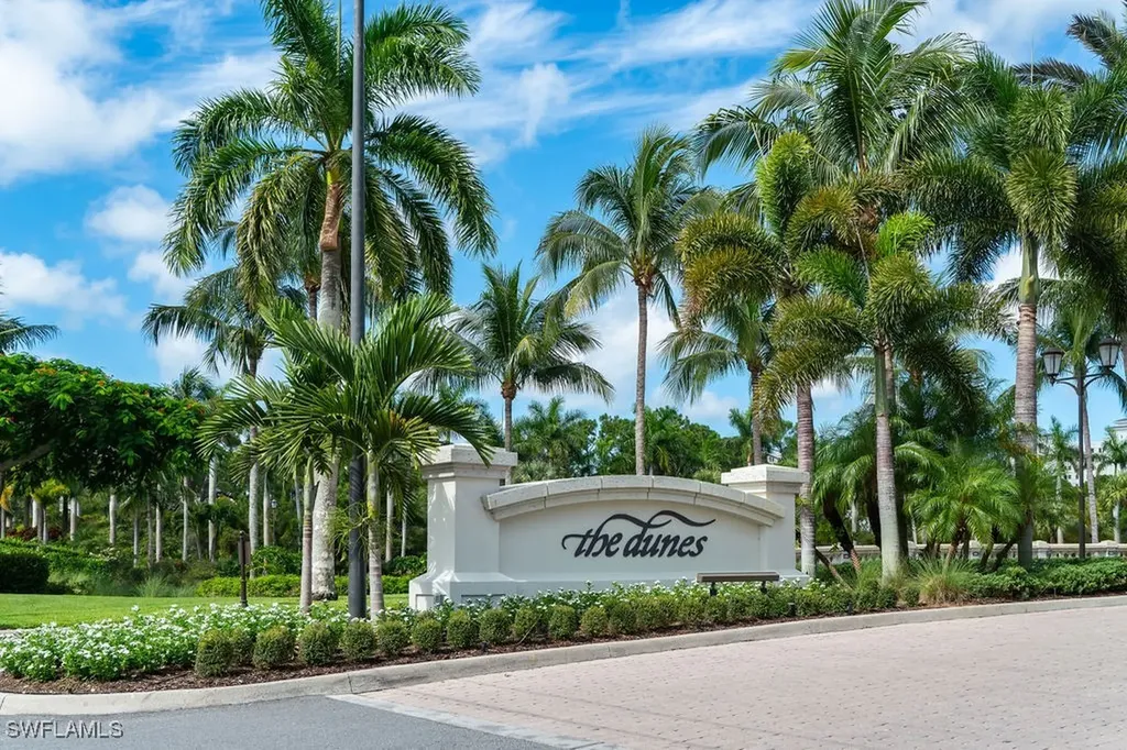 295 Grande Way Naples FL 34110