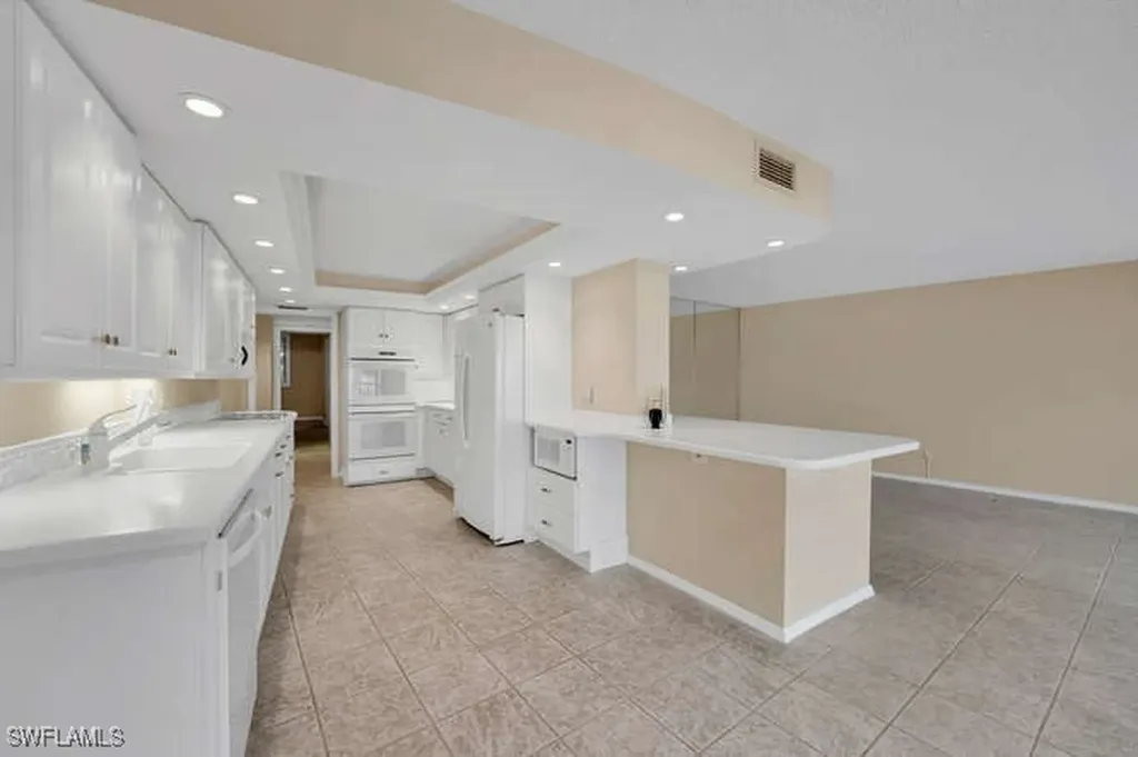 2340 Gulf Shore Boulevard N Naples FL 34103