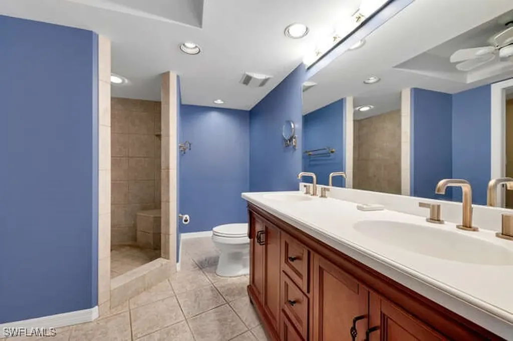 2340 Gulf Shore Boulevard N Naples FL 34103