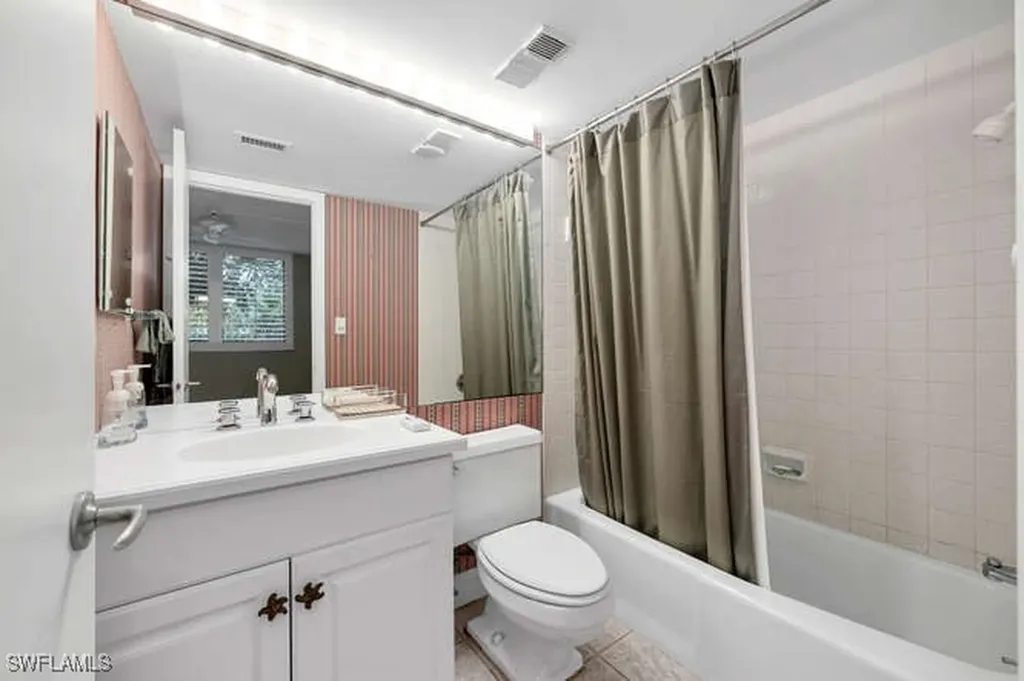 2340 Gulf Shore Boulevard N Naples FL 34103