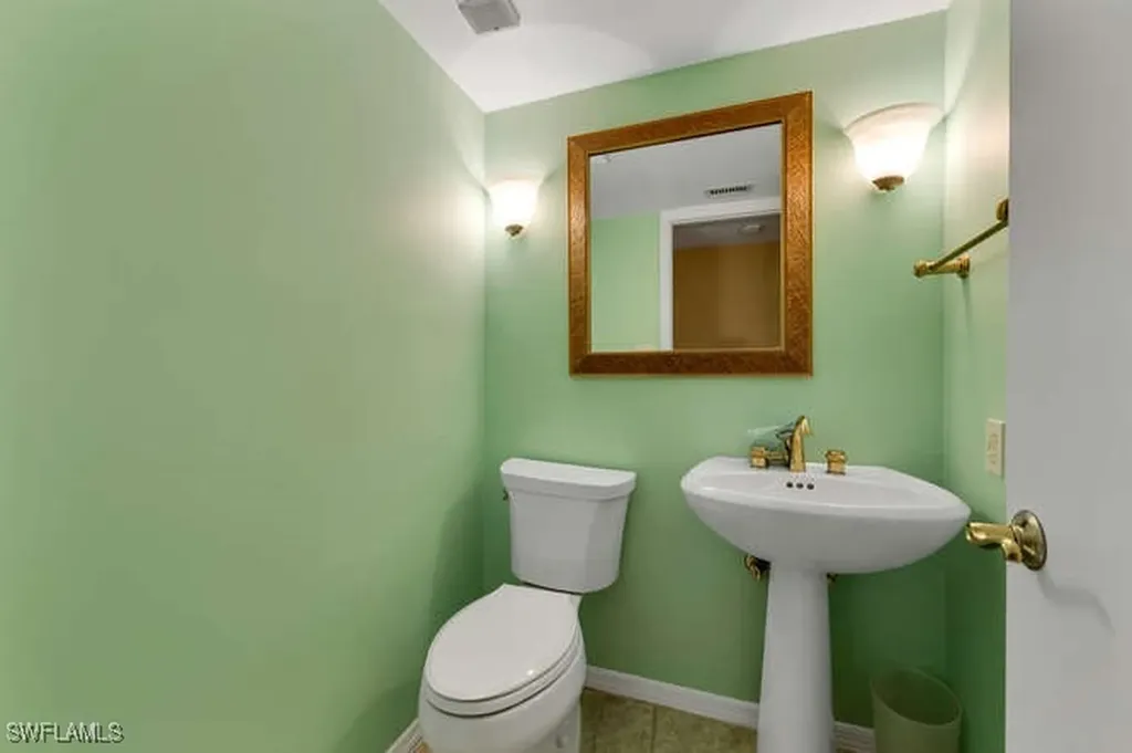 2340 Gulf Shore Boulevard N Naples FL 34103