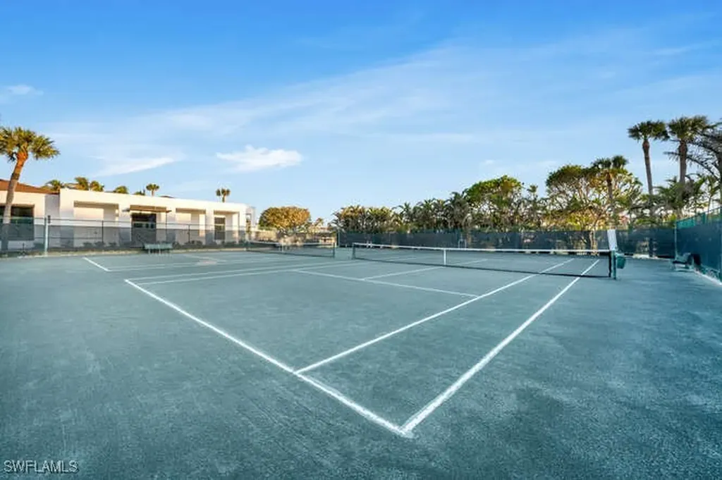 2340 Gulf Shore Boulevard N Naples FL 34103
