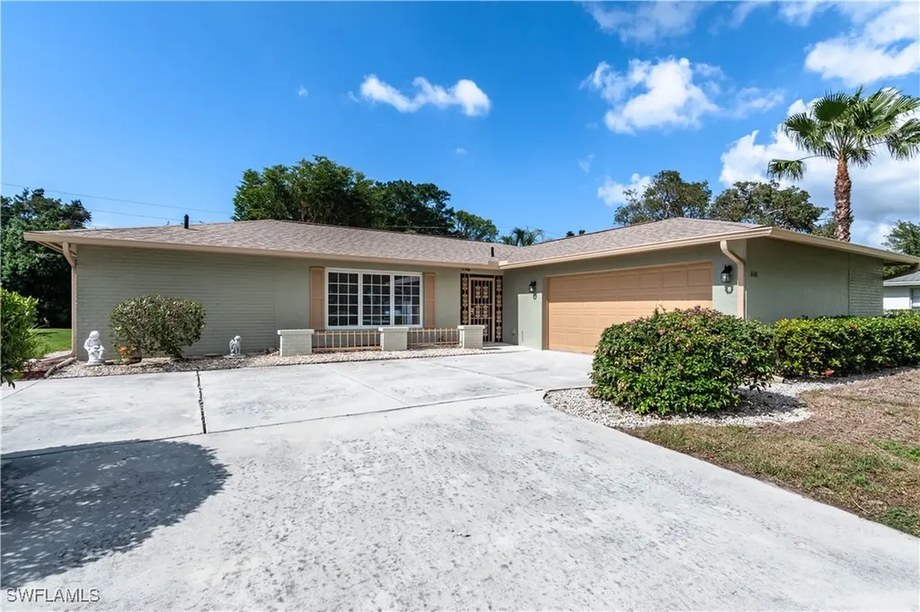 Naples FL, 4468 Beechwood Lake Drive